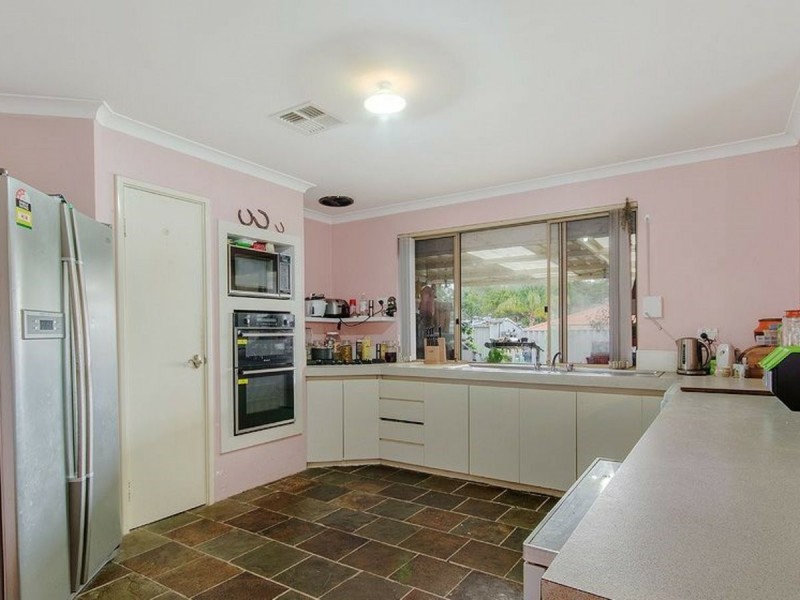 1 Stipling Gardens, Leda WA 6170