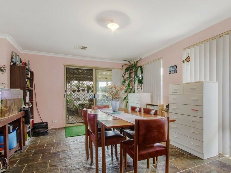 1 Stipling Gardens, Leda WA 6170