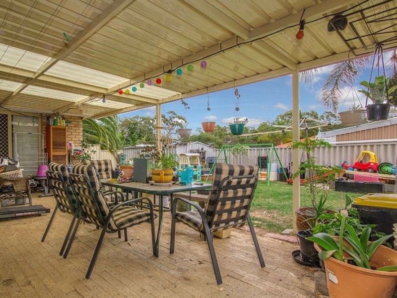 1 Stipling Gardens, Leda WA 6170