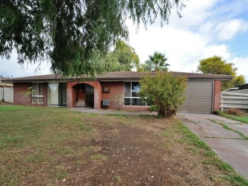 13 Cambridge Crescent, Cooloongup WA 6168