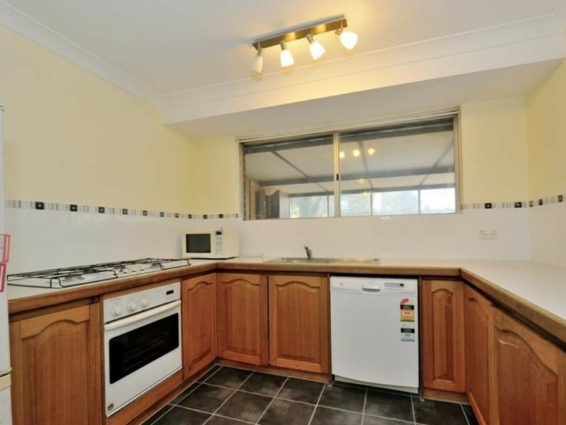 13 Cambridge Crescent, Cooloongup WA 6168