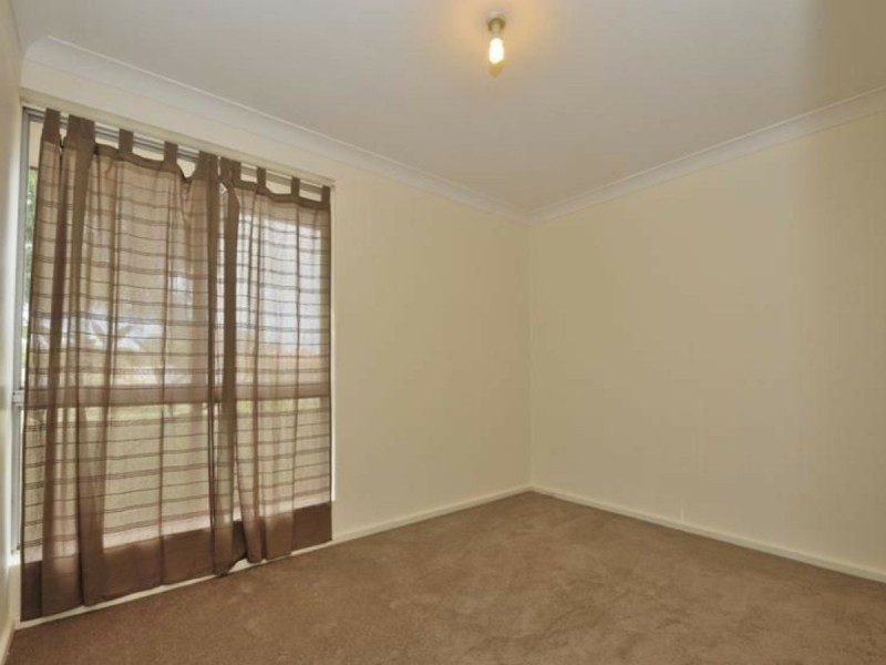 13 Cambridge Crescent, Cooloongup WA 6168