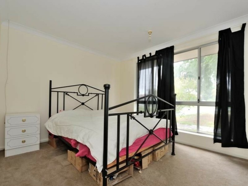 13 Cambridge Crescent, Cooloongup WA 6168