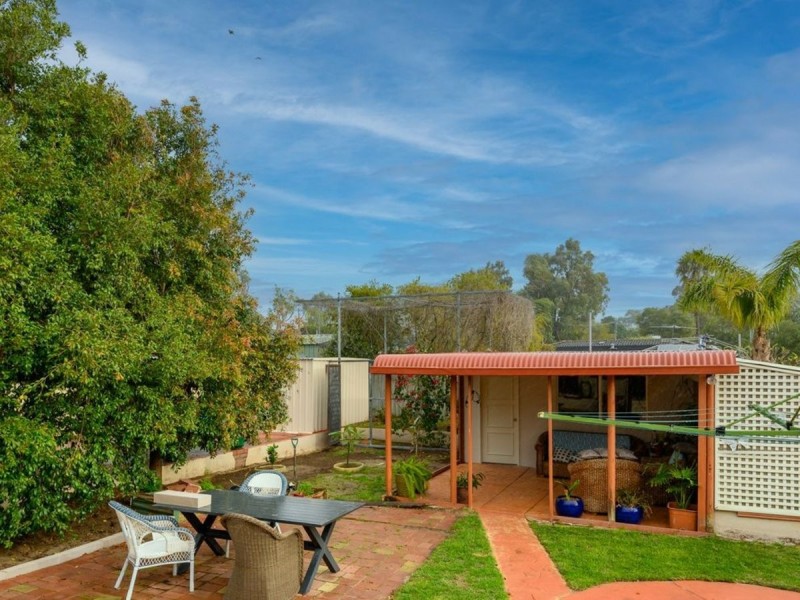 10 Hume Court, Parmelia WA 6167