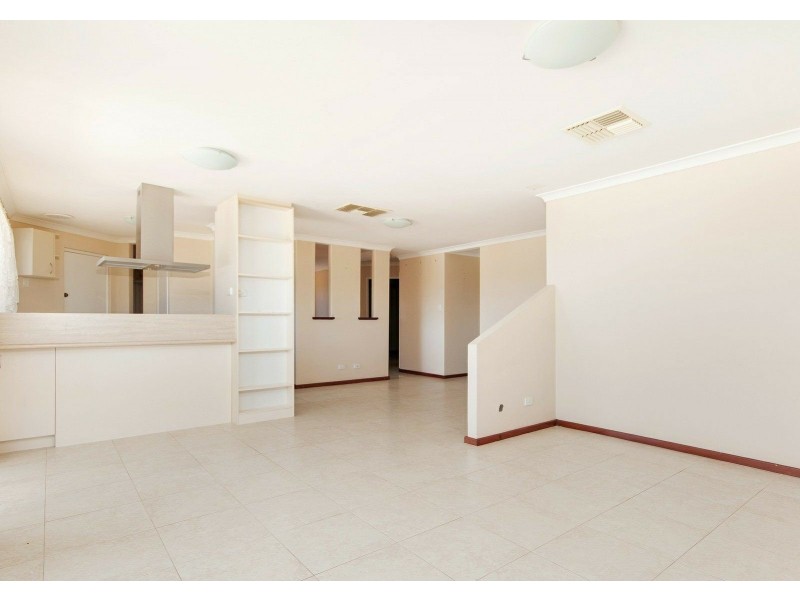 14 Hargrave Place, Parmelia WA 6167