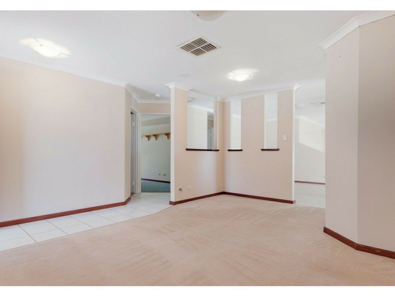 14 Hargrave Place, Parmelia WA 6167