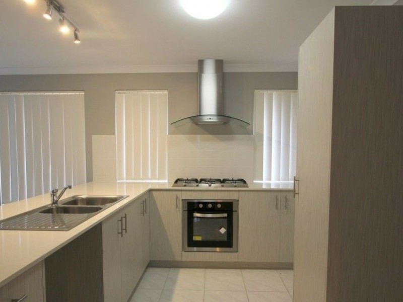 25 Holystone Approach, Wellard WA 6170