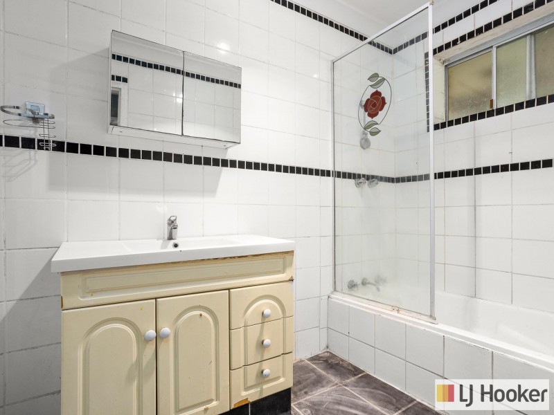 11 Cimbor Way, Parmelia WA 6167