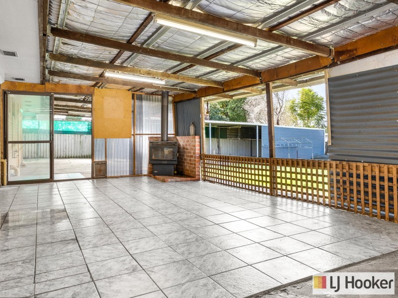 11 Cimbor Way, Parmelia WA 6167