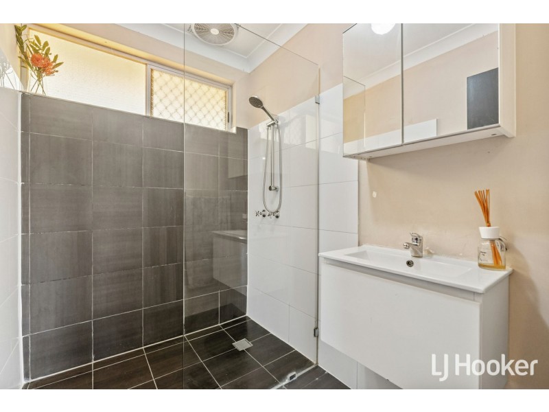 39 Woodley Way, Parmelia WA 6167