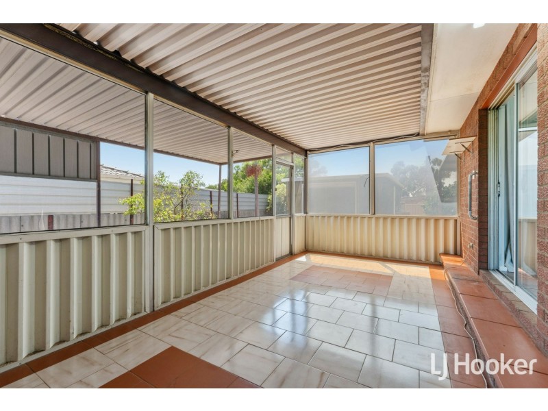 39 Woodley Way, Parmelia WA 6167