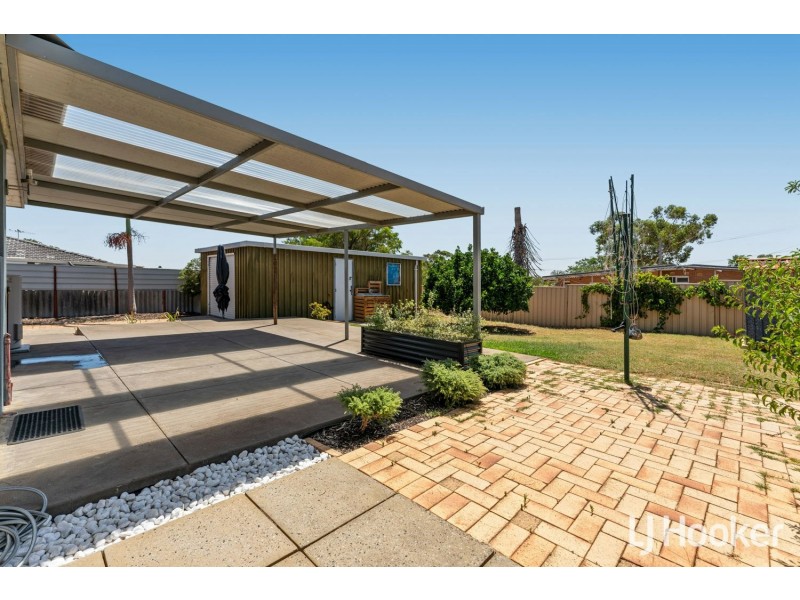 39 Woodley Way, Parmelia WA 6167