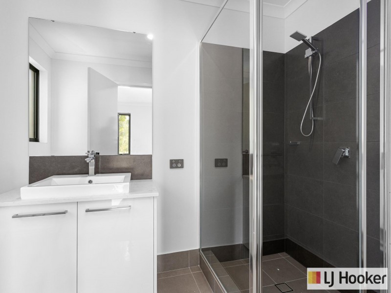 32 Ladysmith Loop, Wellard WA 6170