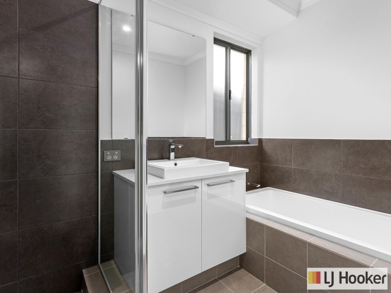 32 Ladysmith Loop, Wellard WA 6170
