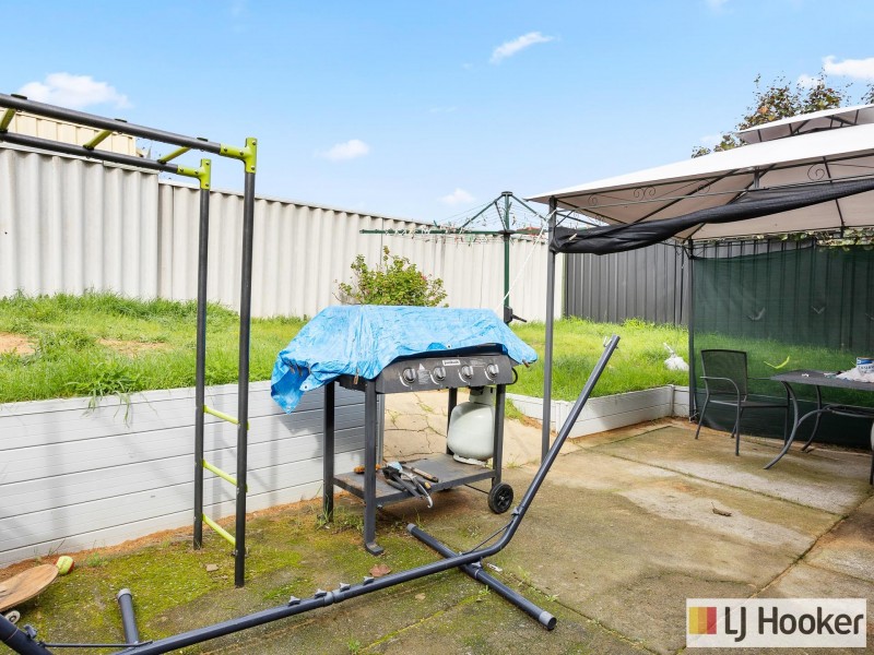 8 Bournan Heights, Parmelia WA 6167