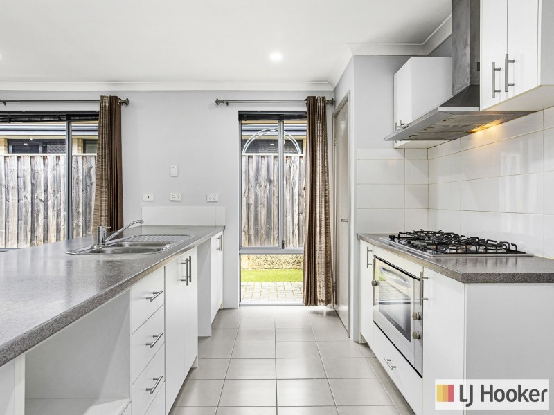 47 Gemstone Parade, Wellard WA 6170