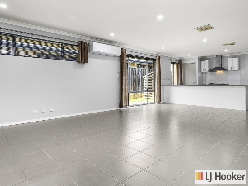 47 Gemstone Parade, Wellard WA 6170