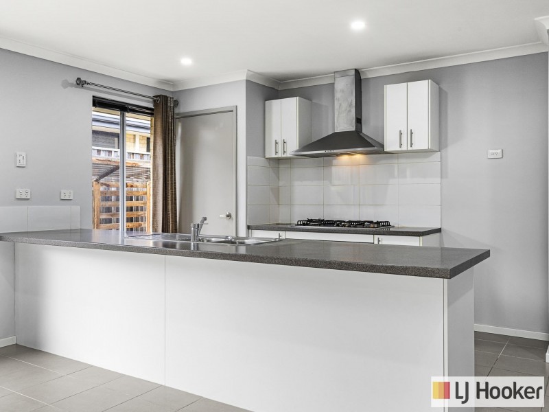 47 Gemstone Parade, Wellard WA 6170