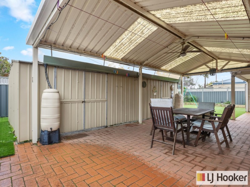 10 Freeduff Drive, Wattle Grove WA 6107