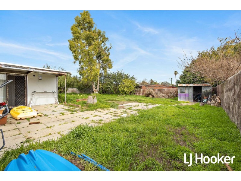 13 Cambridge Crescent, Cooloongup WA 6168