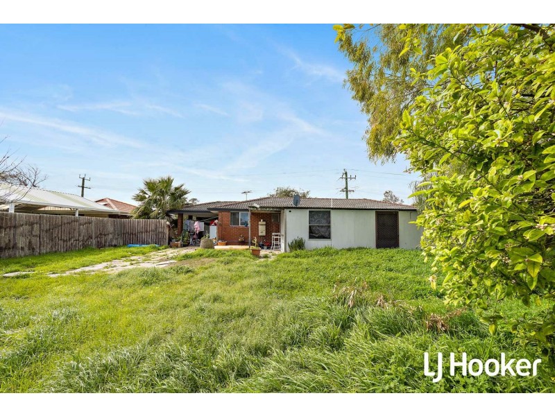 13 Cambridge Crescent, Cooloongup WA 6168