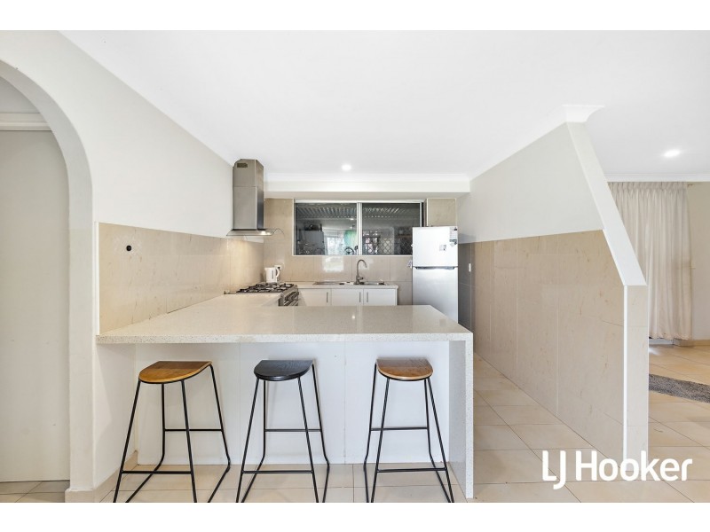 13 Cambridge Crescent, Cooloongup WA 6168