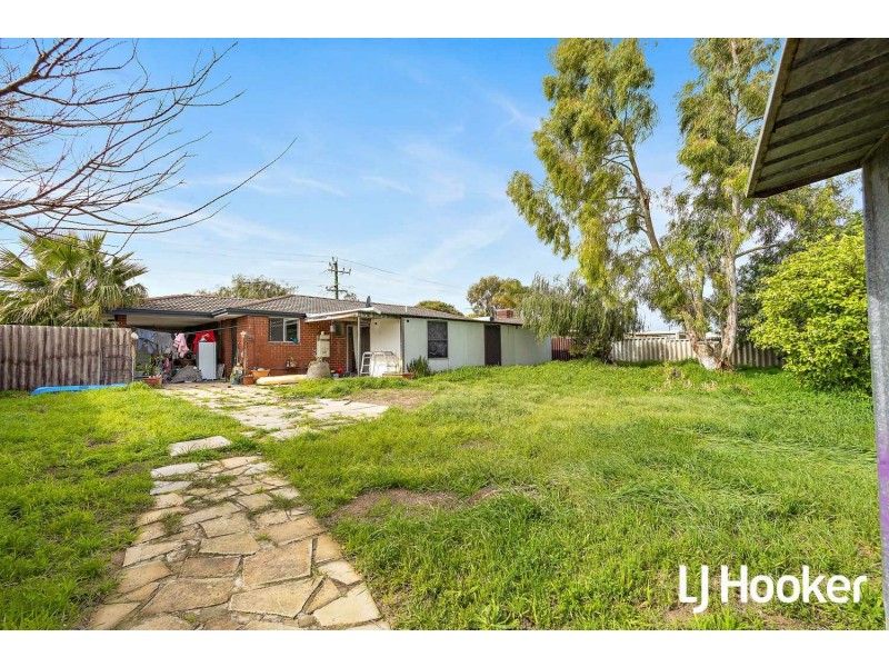 13 Cambridge Crescent, Cooloongup WA 6168