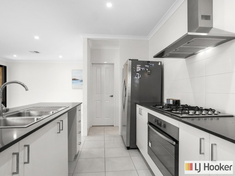 26 Bromley Road, Wellard WA 6170