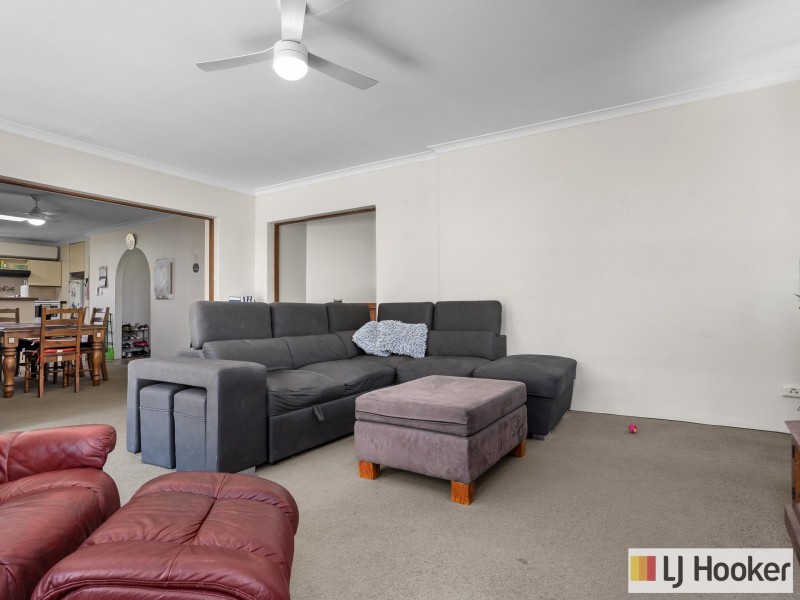 28 Mandfield Way, Parmelia WA 6167