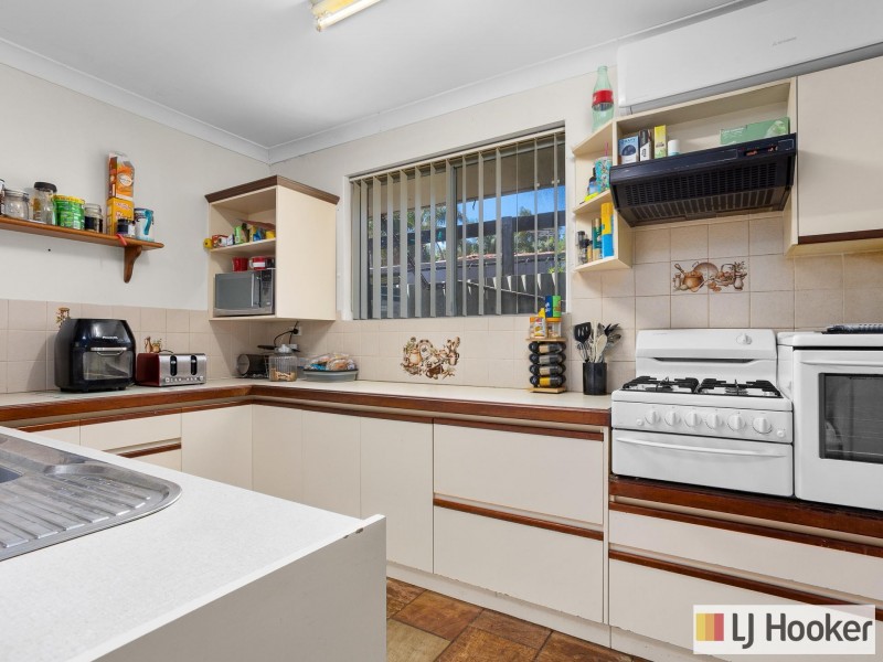 28 Mandfield Way, Parmelia WA 6167