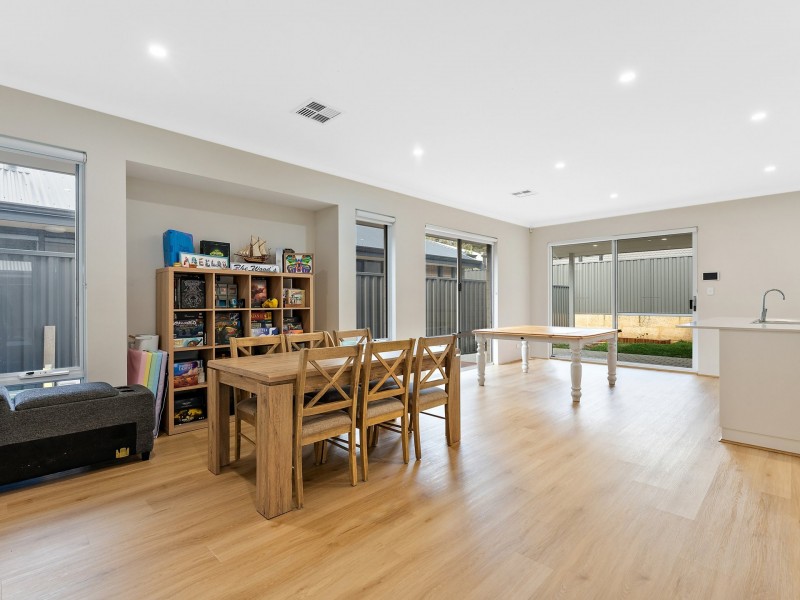 34 Monolith Way, Wellard WA 6170