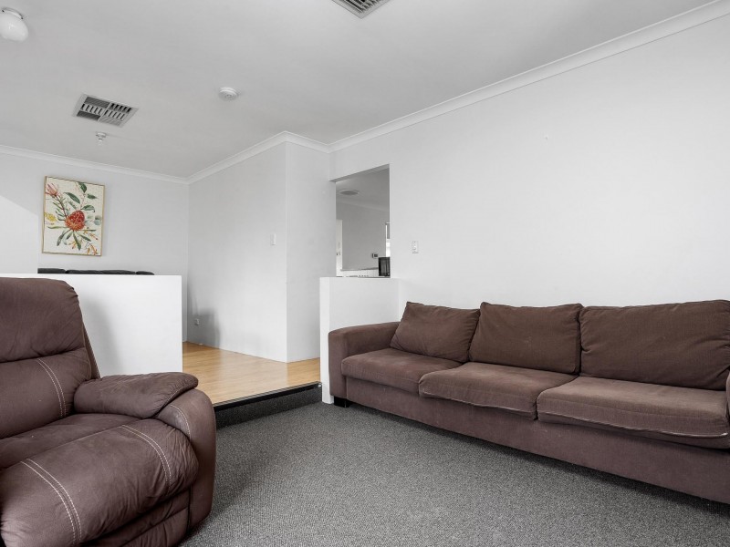 13 Cambey Mews, Parmelia WA 6167