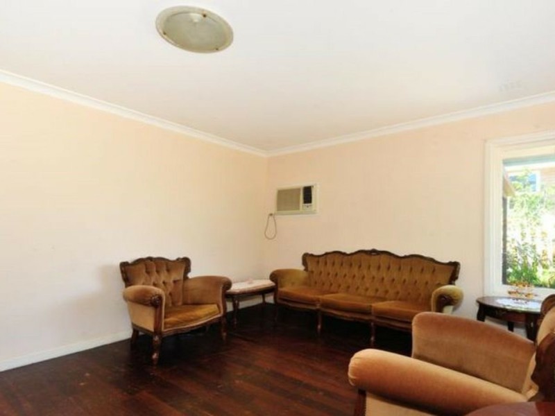 11 Milton Place, Orelia WA 6167