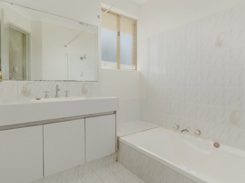 7 Blackboy Rise, Parmelia WA 6167