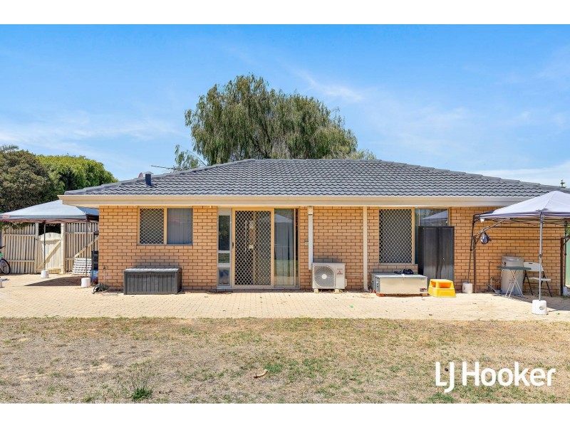7 Blackboy Rise, Parmelia WA 6167