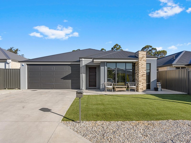 24 Monolith Way, Wellard WA 6170