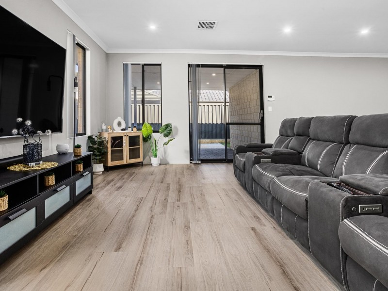 24 Monolith Way, Wellard WA 6170