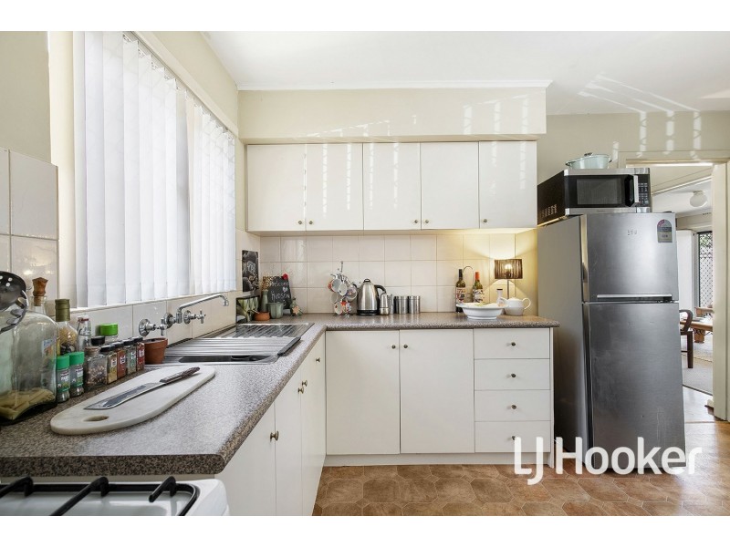 38 Maydwell Way, Calista WA 6167