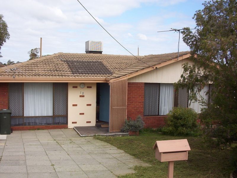 12 Jecks Place, Orelia WA 6167