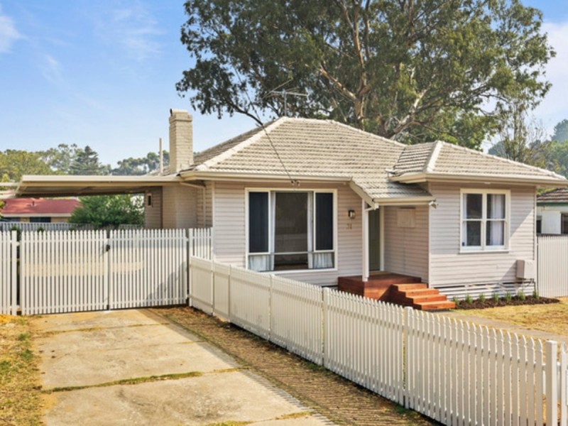 31 Hewison Road, Medina WA 6167