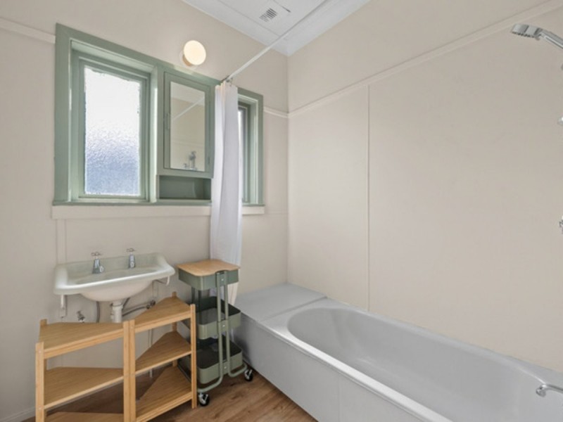 31 Hewison Road, Medina WA 6167