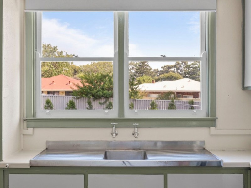 31 Hewison Road, Medina WA 6167