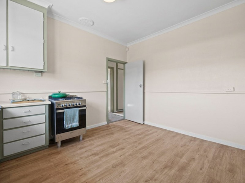 31 Hewison Road, Medina WA 6167