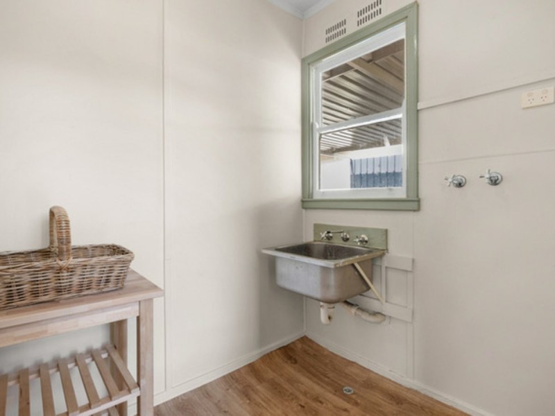 31 Hewison Road, Medina WA 6167