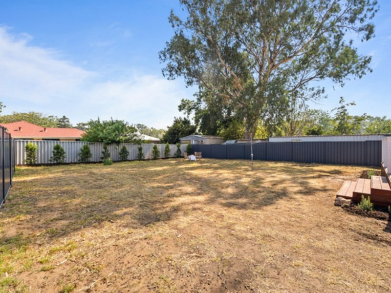 31 Hewison Road, Medina WA 6167