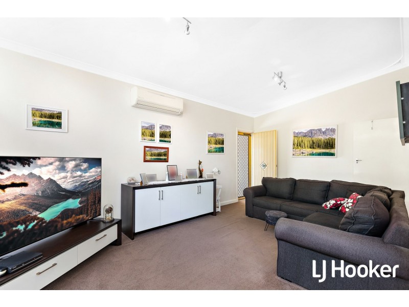 13 Wiggins Road, Orelia WA 6167
