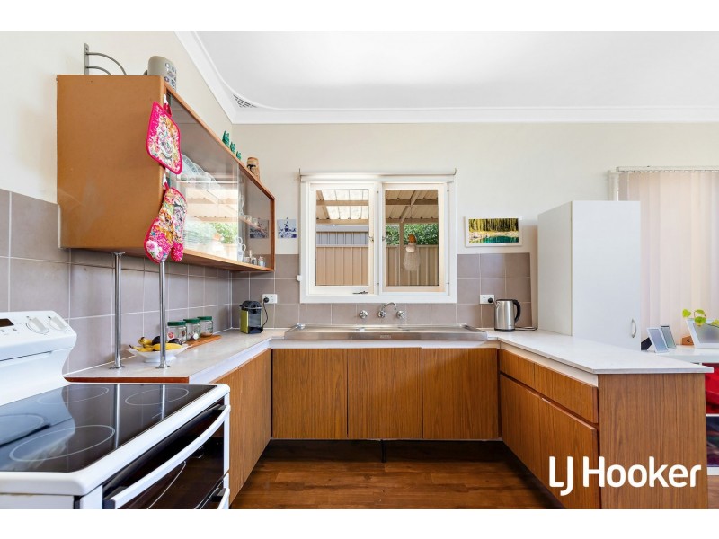 13 Wiggins Road, Orelia WA 6167