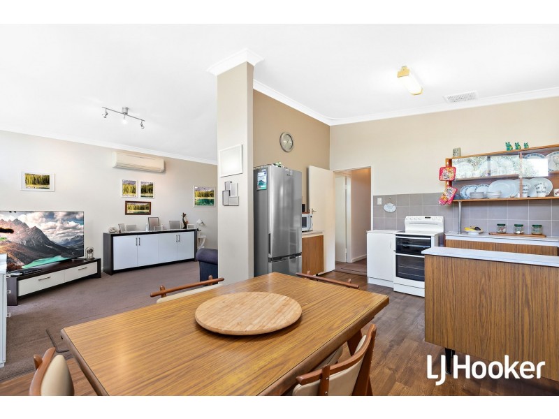13 Wiggins Road, Orelia WA 6167