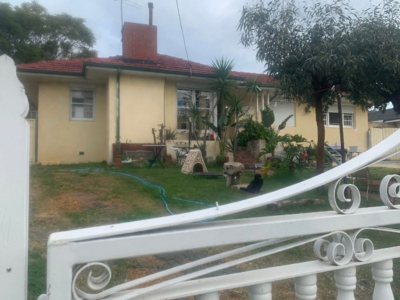 23 Walgreen Cres, Calista WA 6167
