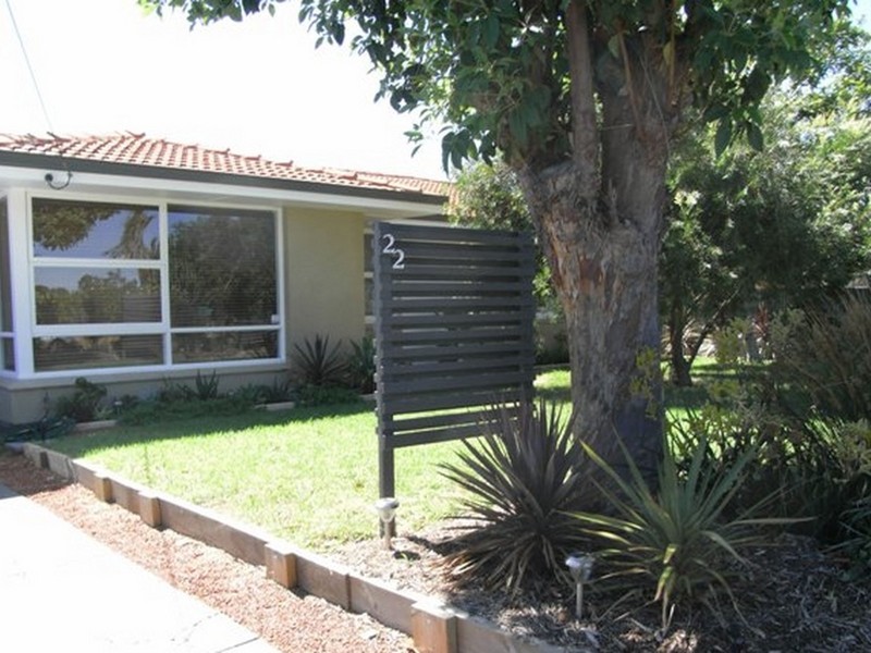 22 Clark Way, Orelia WA 6167